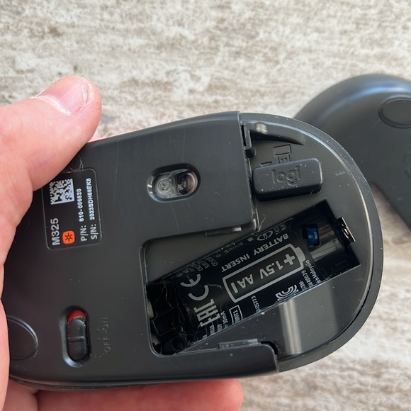 Battery operated wireless mouse - Picture 4 of 5